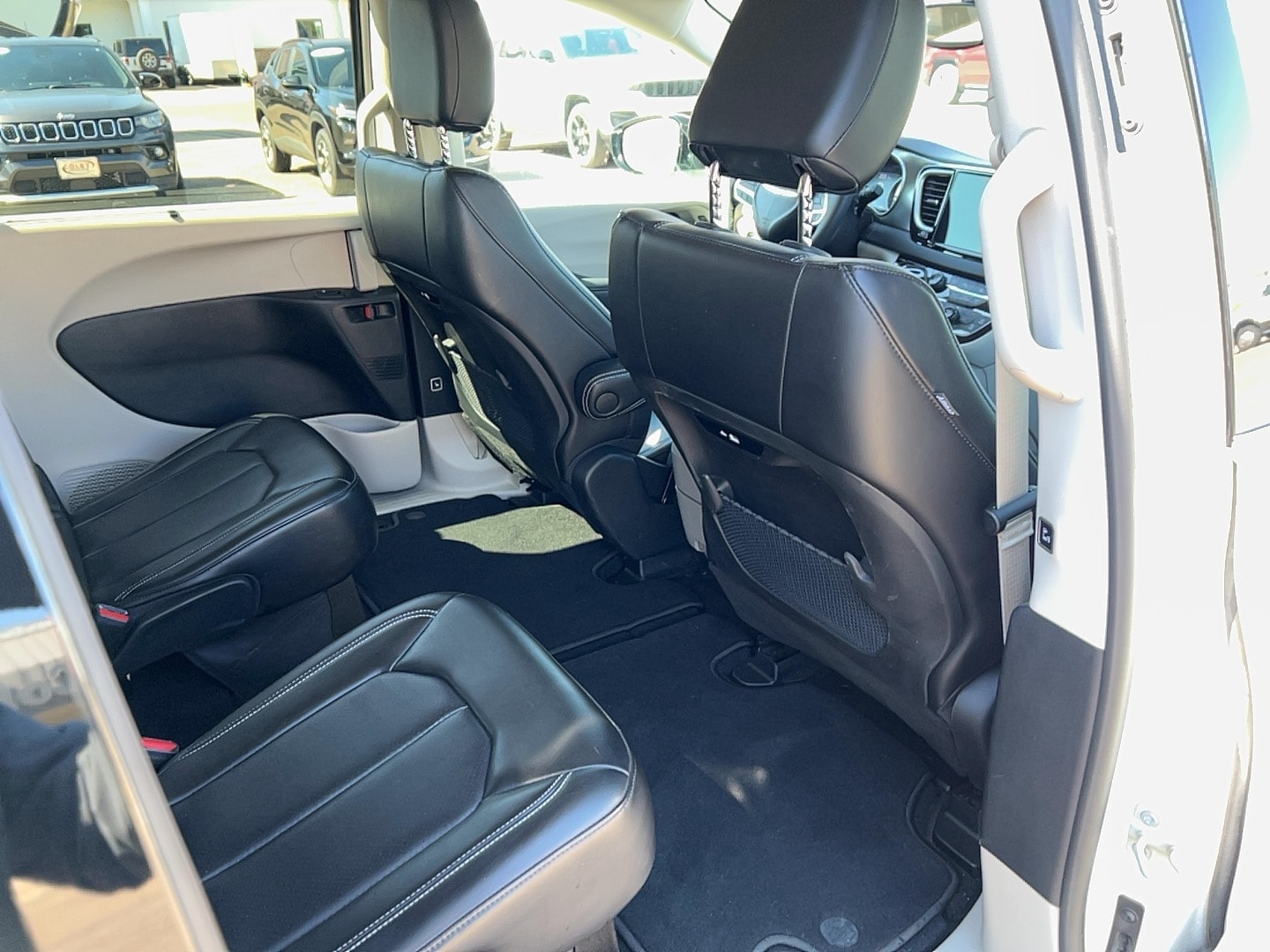 2024 Chrysler Pacifica Touring L - Photo 18