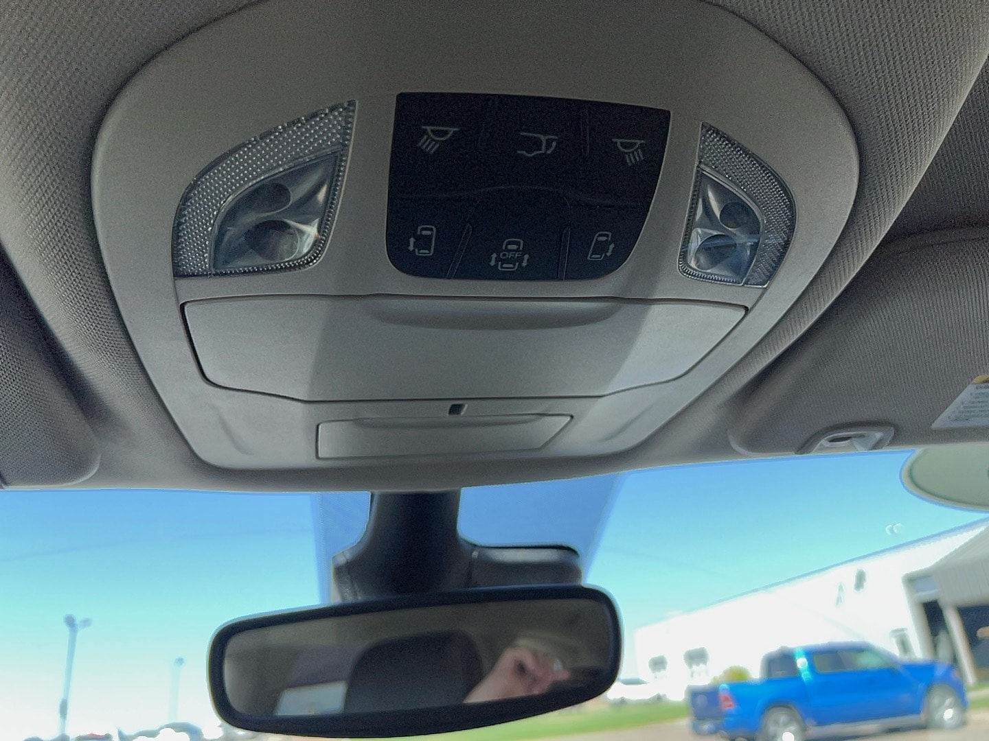 2024 Chrysler Pacifica Touring L - Photo 25