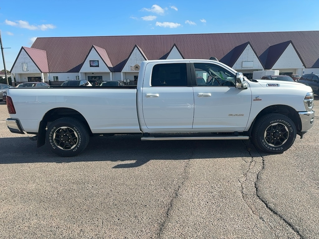 New 2025 Ram 2500 LARAMIE CREW CAB 4X4 8' BOX Pickup