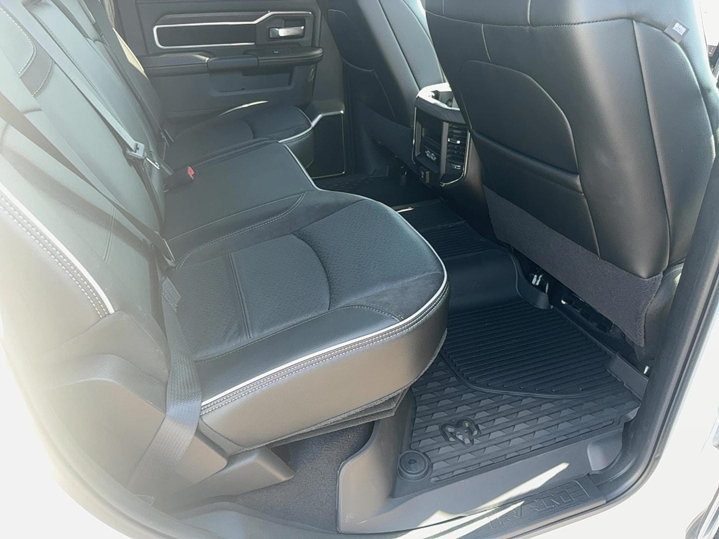 2025 RAM 2500 Laramie - Photo 20