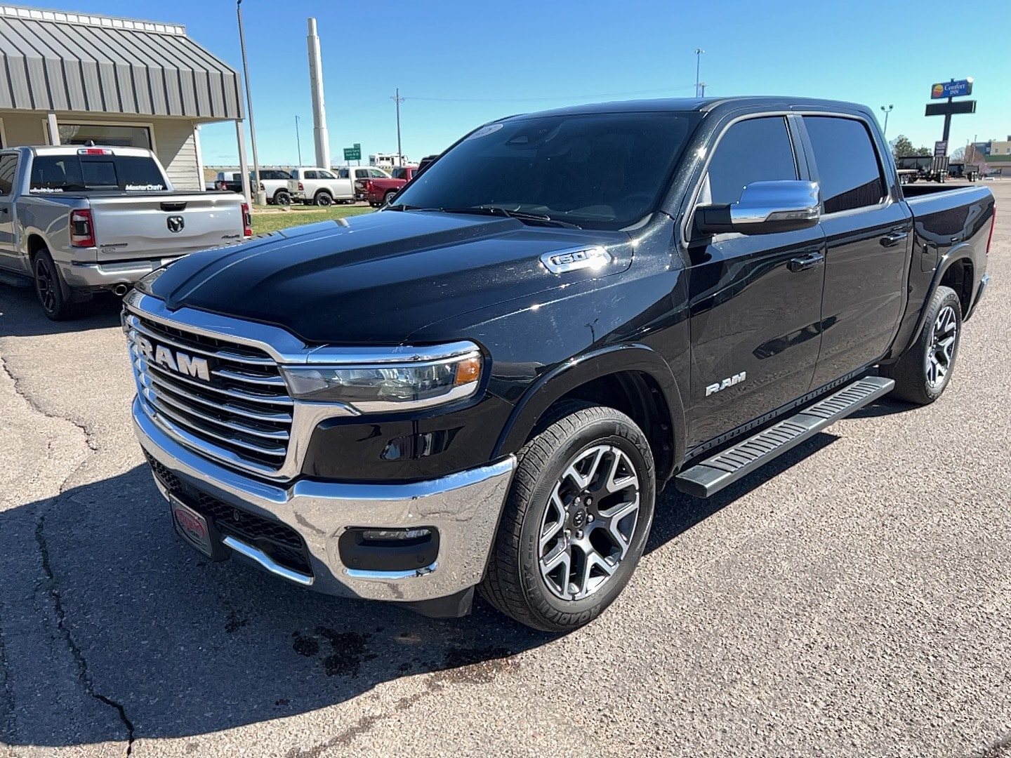2025 RAM 1500 Laramie 4x4 Crew Cab 5'7's photo