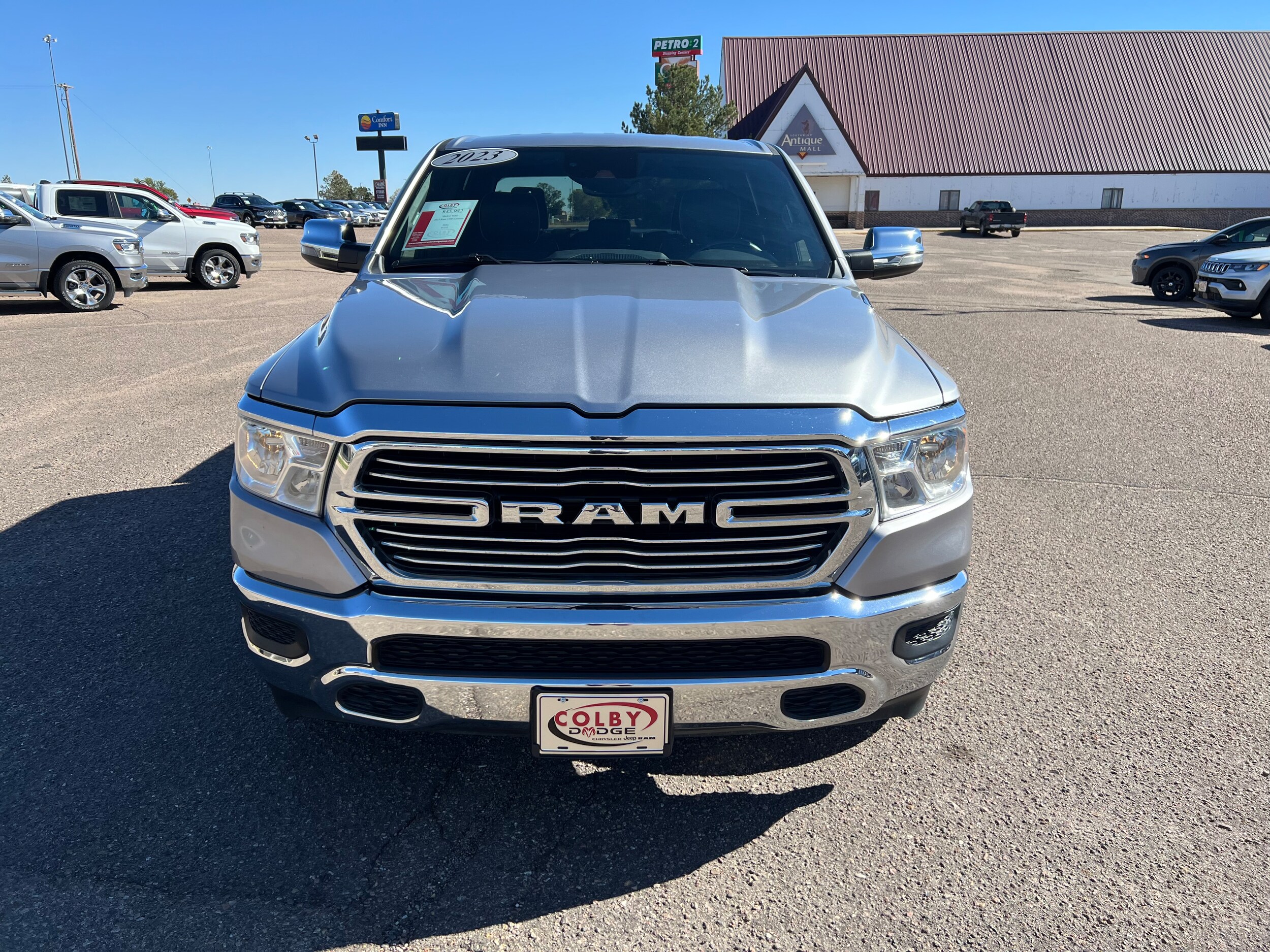 2023 Ram 1500 Laramie photo 3