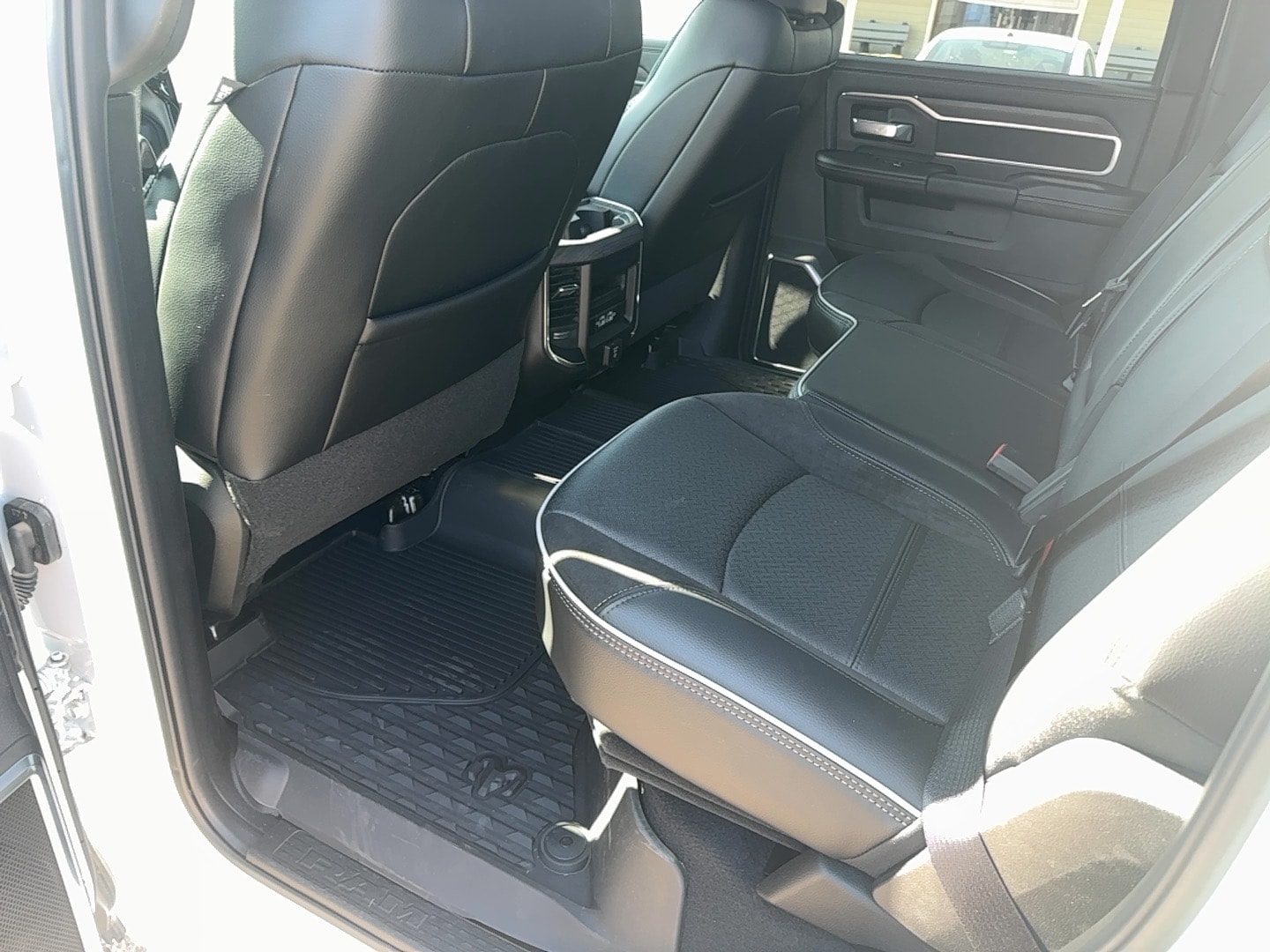 2025 RAM 2500 Laramie - Photo 16