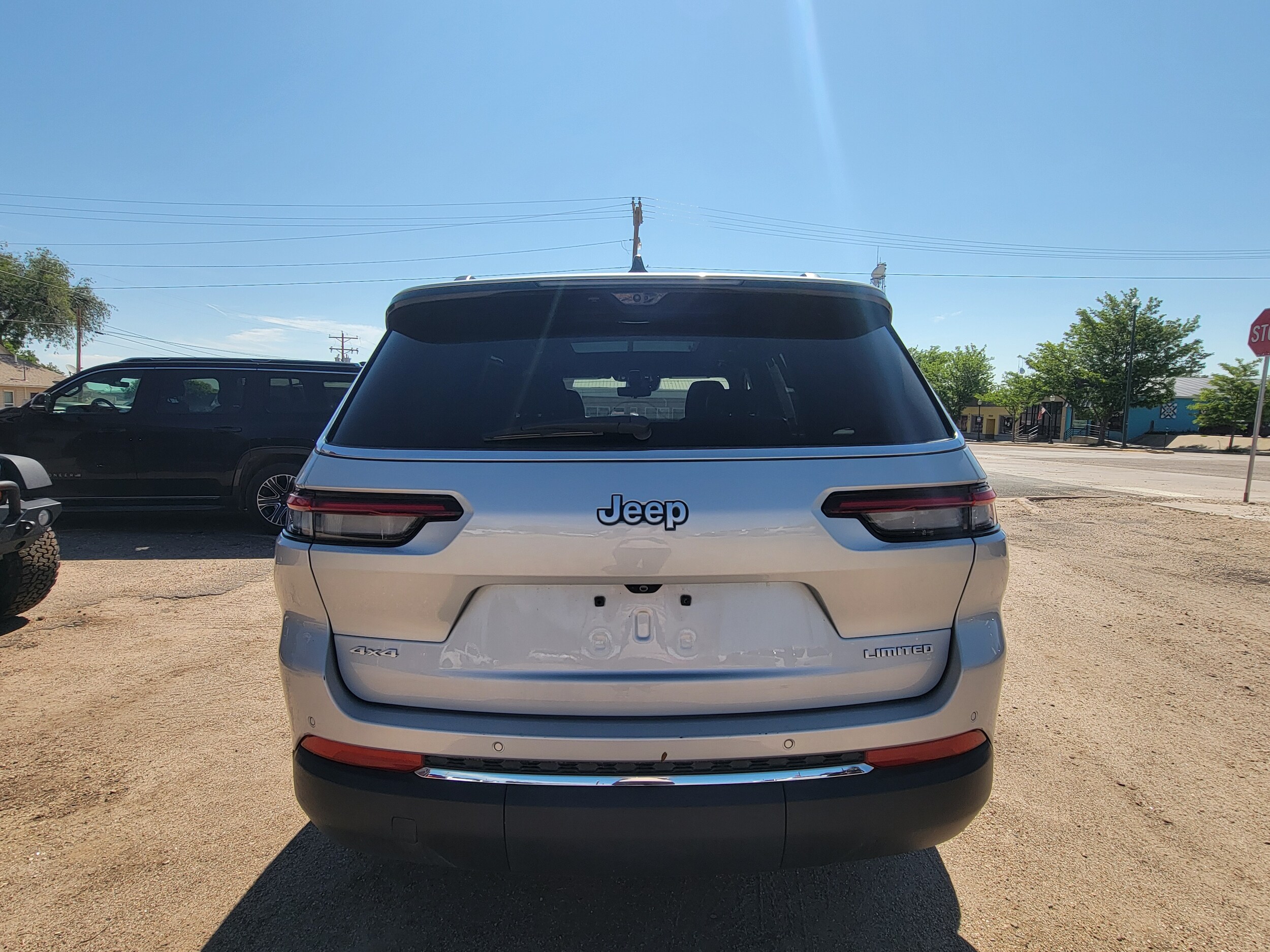 2024 Jeep Grand Cherokee Limited photo 3