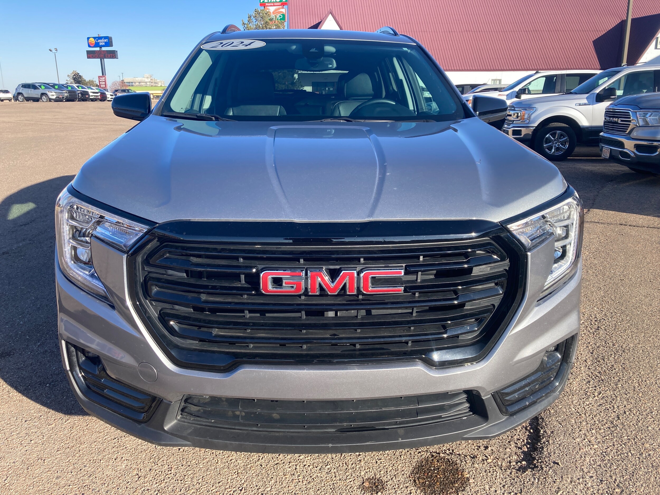 2024 Gmc Terrain SLT photo 3