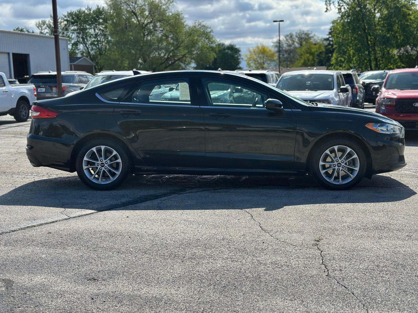 Used 2020 Ford Fusion SE with VIN 3FA6P0HD9LR143553 for sale in Manteno, IL