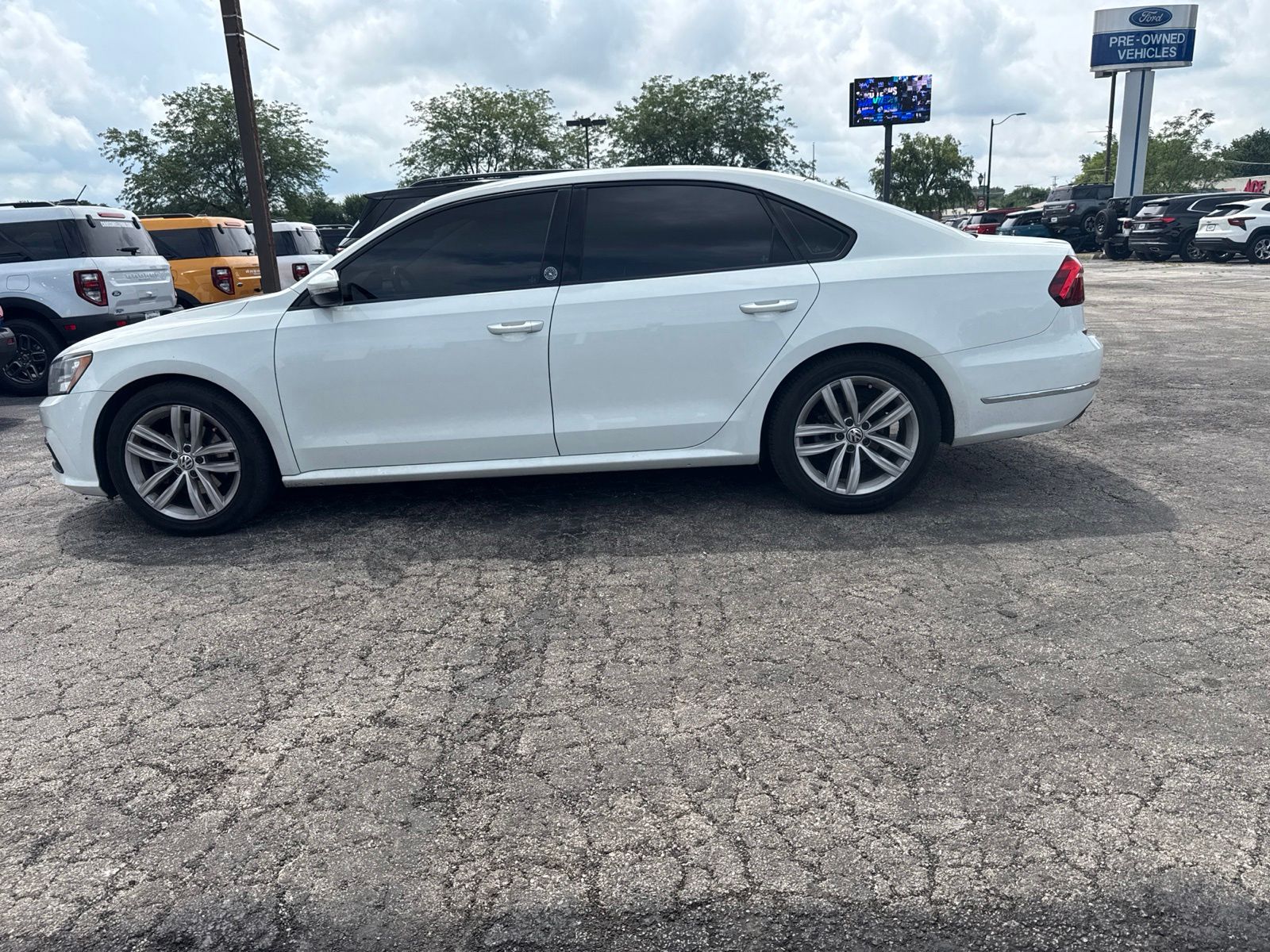 Used 2019 Volkswagen Passat Wolfsburg Edition with VIN 1VWLA7A35KC012025 for sale in Manteno, IL