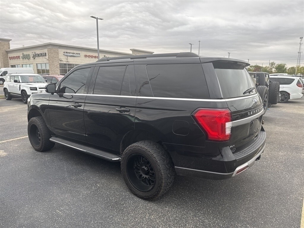 2022 Ford Expedition XLT photo 3