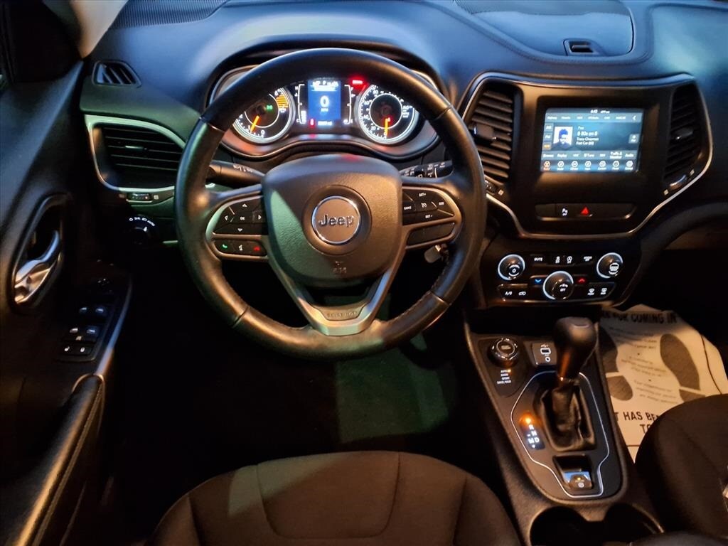 2020 Jeep Cherokee Latitude photo 2