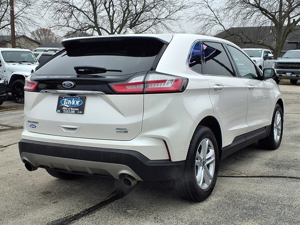 2019 Ford Edge SEL photo 2