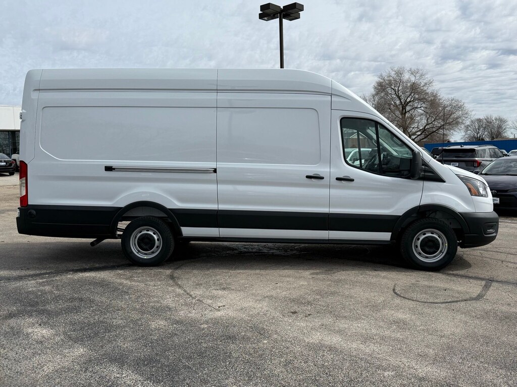 2026 Ford Transit photo 3