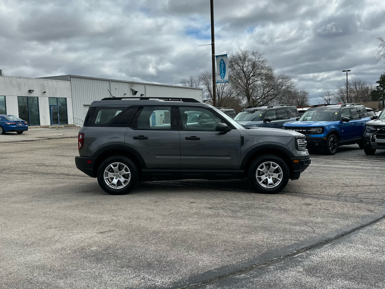 Used 2022 Ford Bronco Sport Base with VIN 3FMCR9A69NRD18521 for sale in Manteno, IL