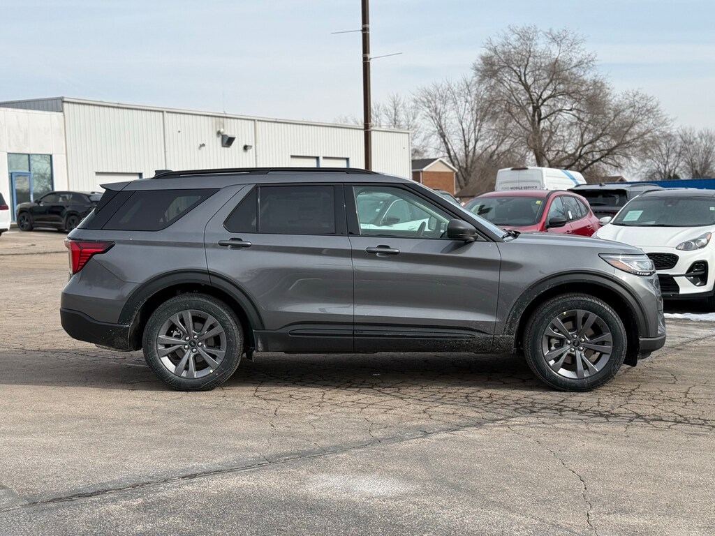 2026 Ford Explorer photo 2