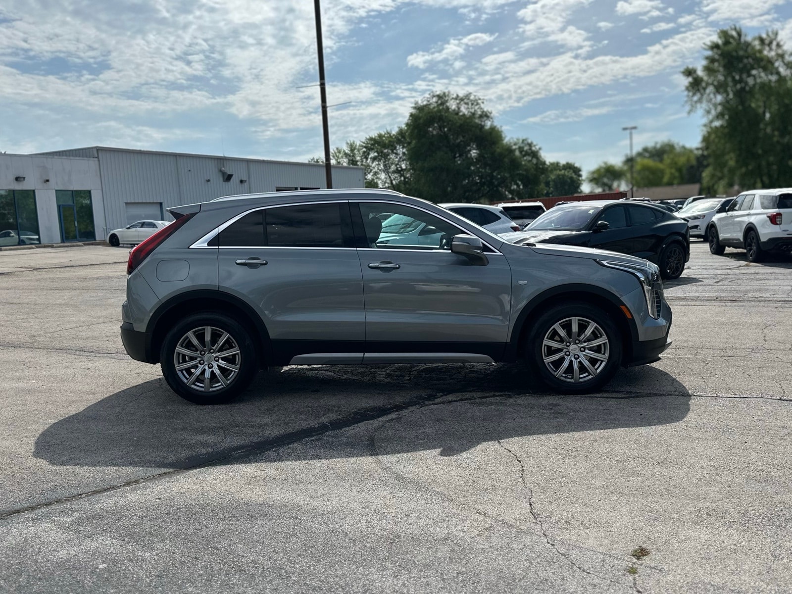 Used 2023 Cadillac XT4 Premium Luxury with VIN 1GYFZCR48PF175072 for sale in Manteno, IL