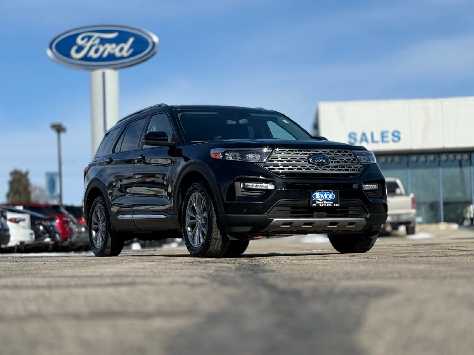 2021 Ford Explorer Limited's photo