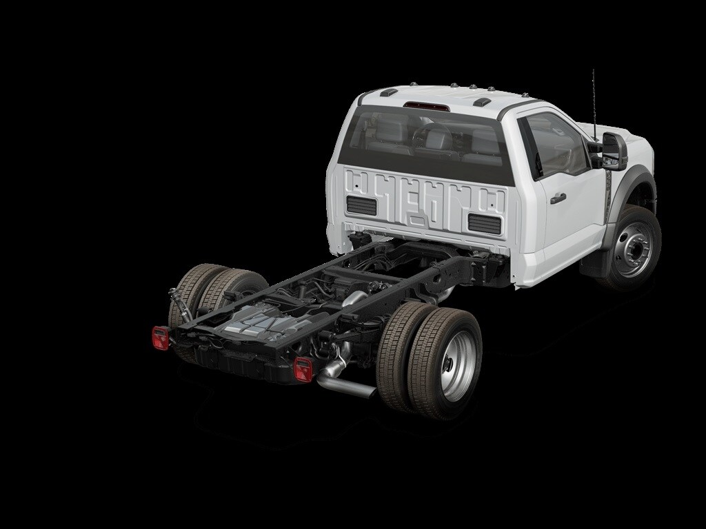 2024 Ford F-550 photo 3