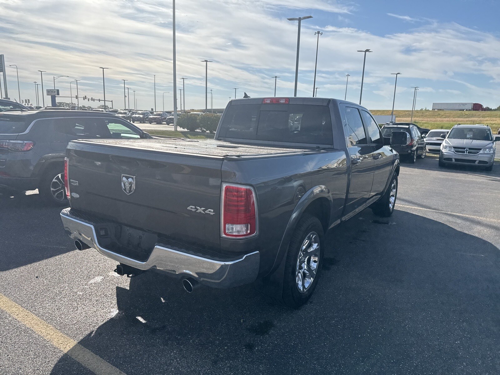 2016 Ram 1500 Laramie photo 2