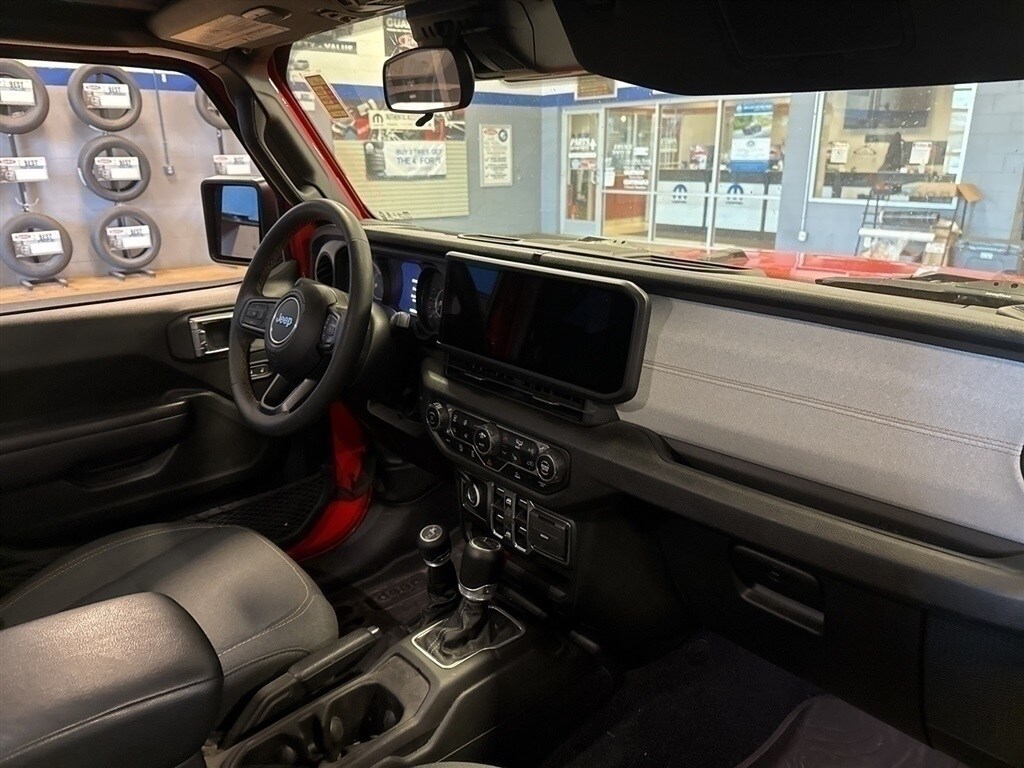 2024 Jeep Gladiator Sport photo 3