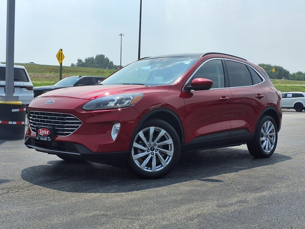 2021 Ford Escape Titanium photo 2