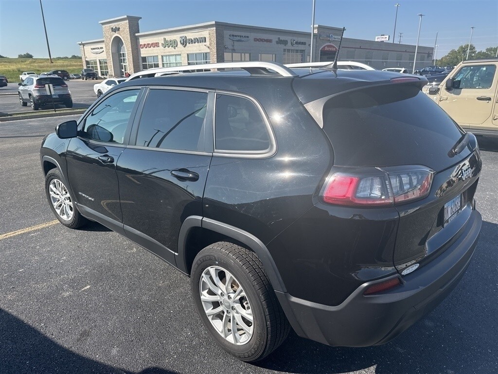 2021 Jeep Cherokee Latitude photo 3