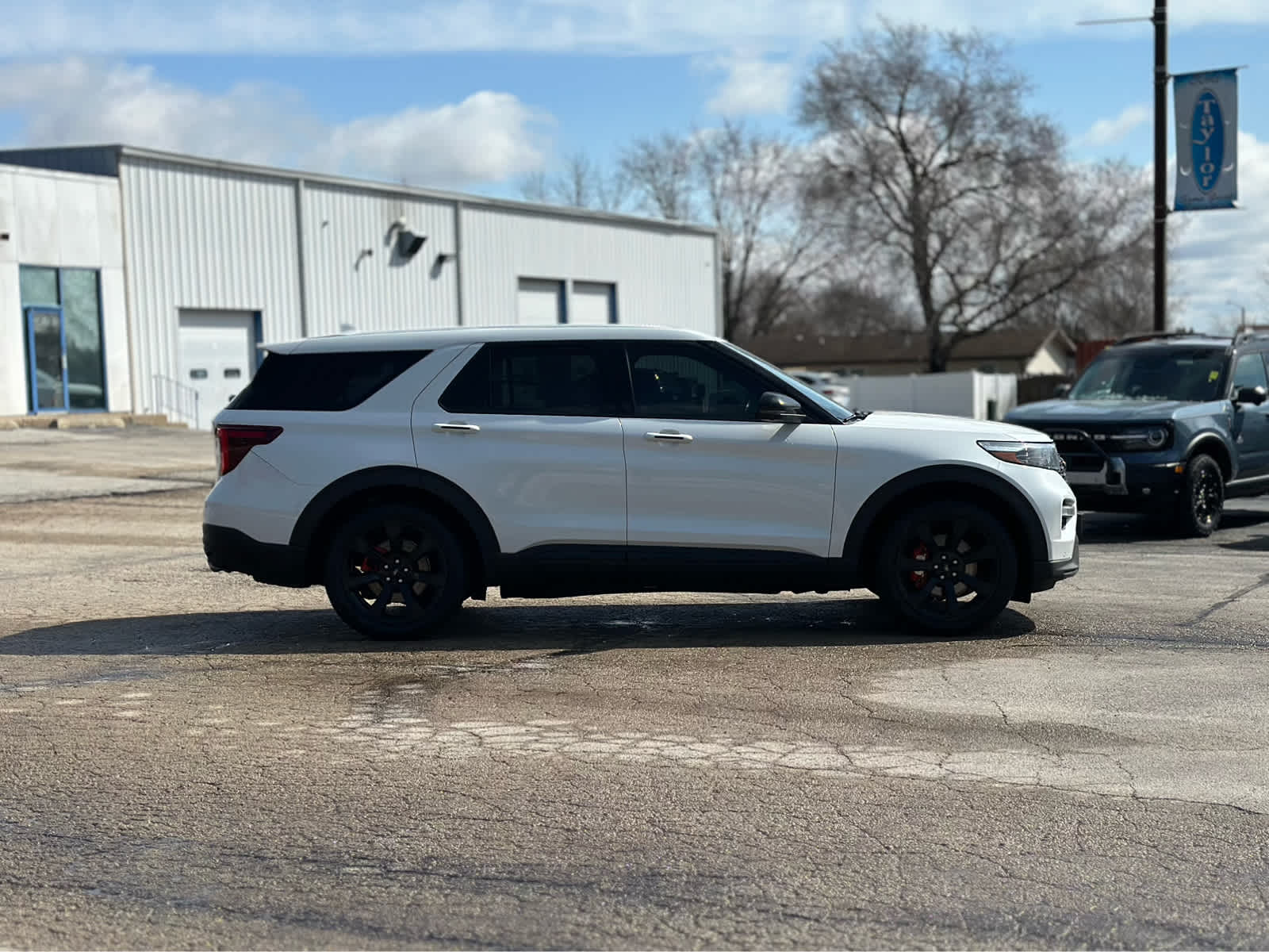 Used 2021 Ford Explorer ST with VIN 1FM5K8GC3MGB14825 for sale in Manteno, IL