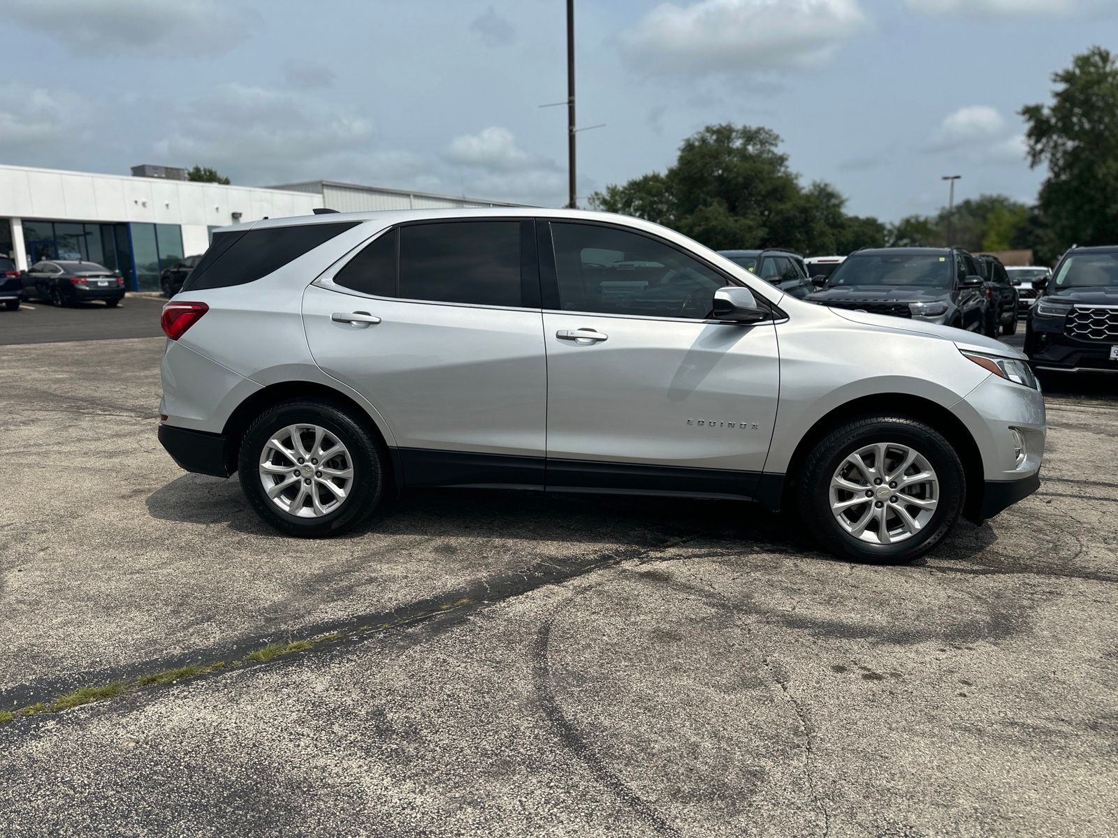 Used 2020 Chevrolet Equinox LT with VIN 3GNAXUEV9LS561622 for sale in Manteno, IL