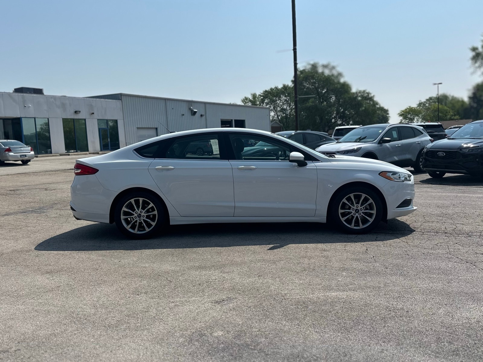 Used 2017 Ford Fusion SE with VIN 3FA6P0HD4HR298485 for sale in Manteno, IL