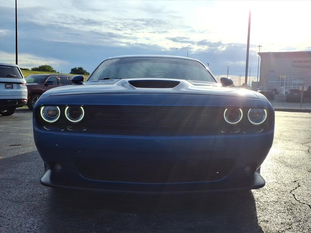 2022 Dodge Challenger R/T photo 2