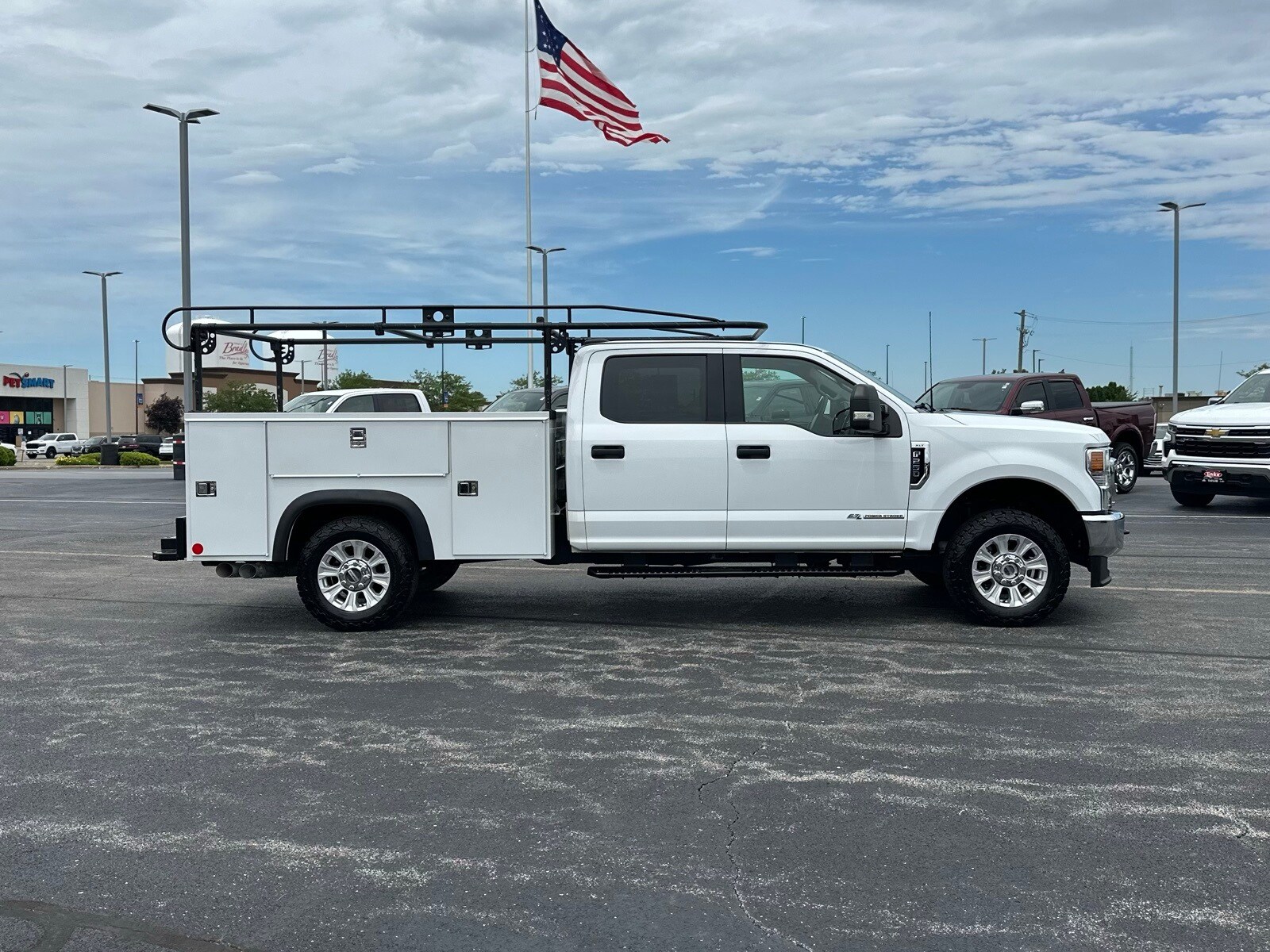 Used 2022 Ford F-250 Super Duty XLT with VIN 1FT7W2BT2NEF30254 for sale in Manteno, IL