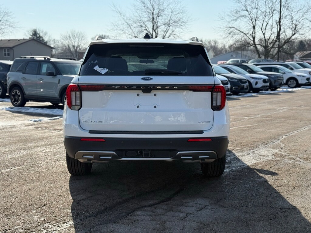 2026 Ford Explorer photo 3