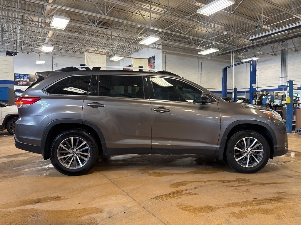 2019 Toyota Highlander SE XLE photo 4