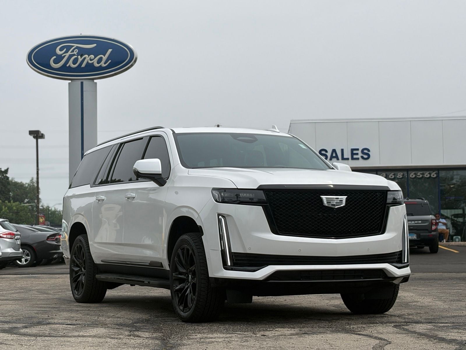 2023 Cadillac Escalade ESV