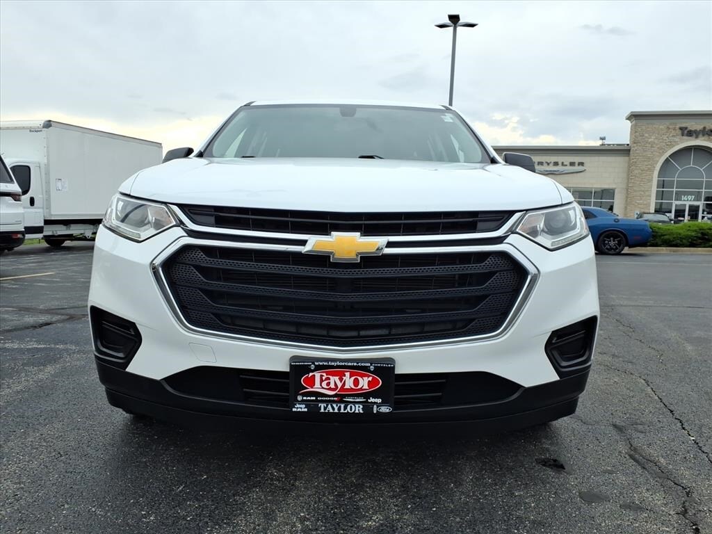 2019 Chevrolet Traverse LS photo 2