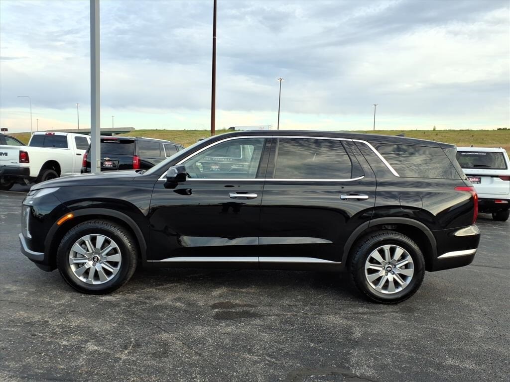 2023 Hyundai Palisade SE photo 3