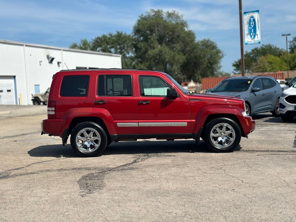 Used 2008 Jeep Liberty Limited with VIN 1J8GN58K28W176911 for sale in Manteno, IL