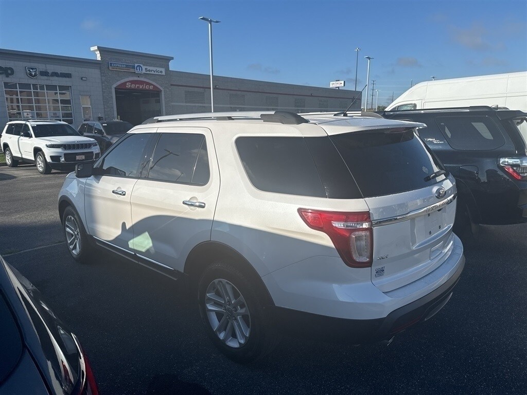 2011 Ford Explorer XLT photo 4
