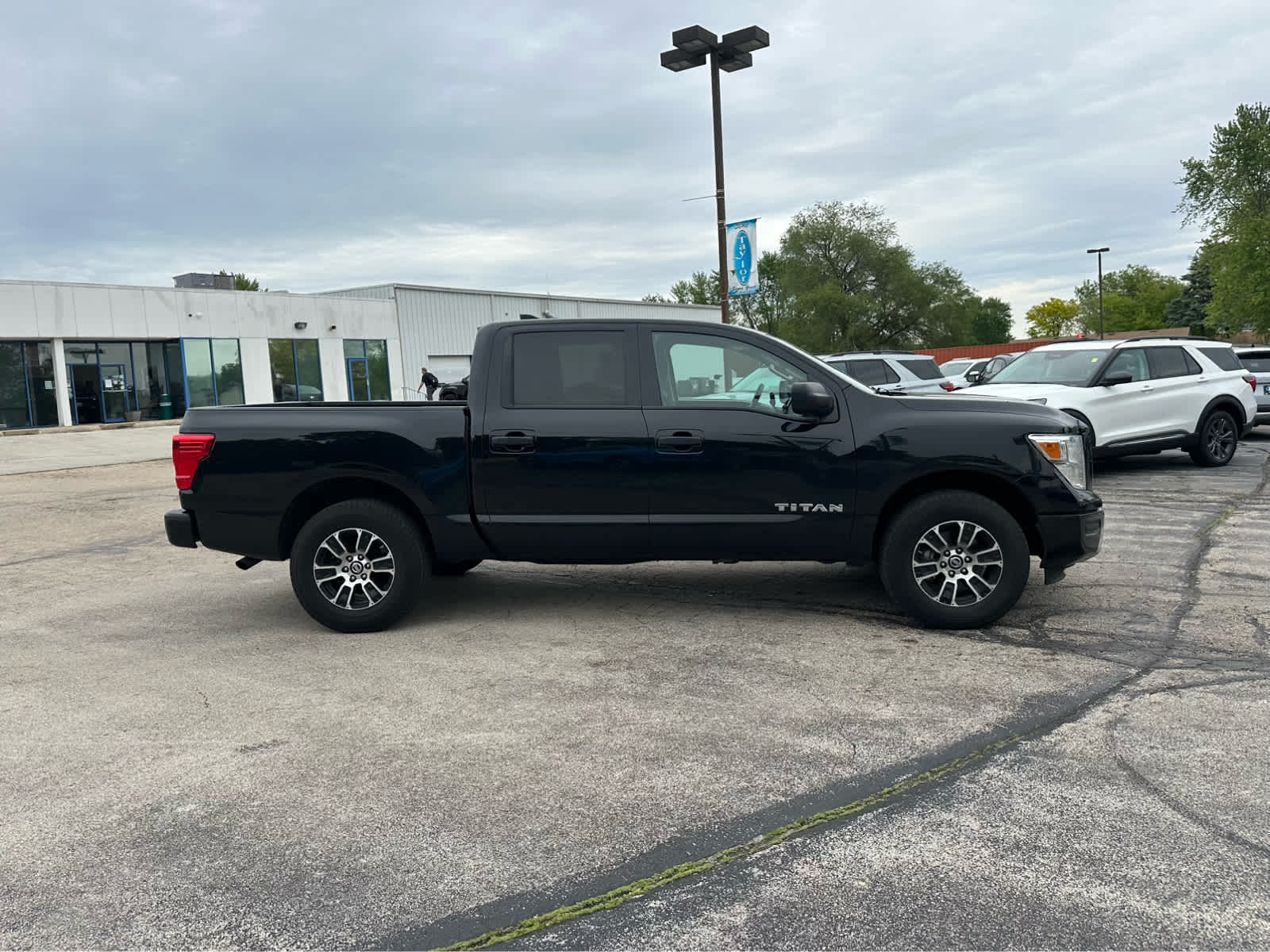 Used 2022 Nissan Titan SV with VIN 1N6AA1EC6NN104185 for sale in Manteno, IL