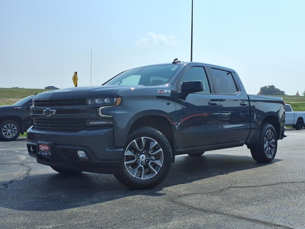 2021 Chevrolet Silverado 1500 RST photo 3