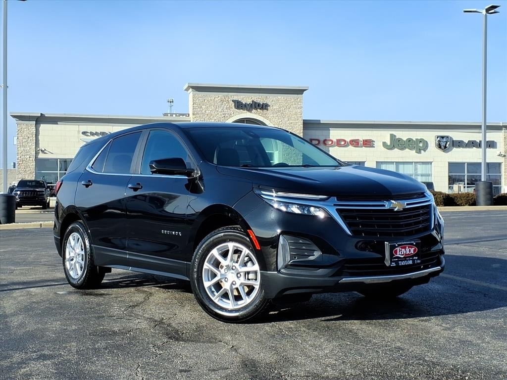 2022 Chevrolet Equinox LT's photo