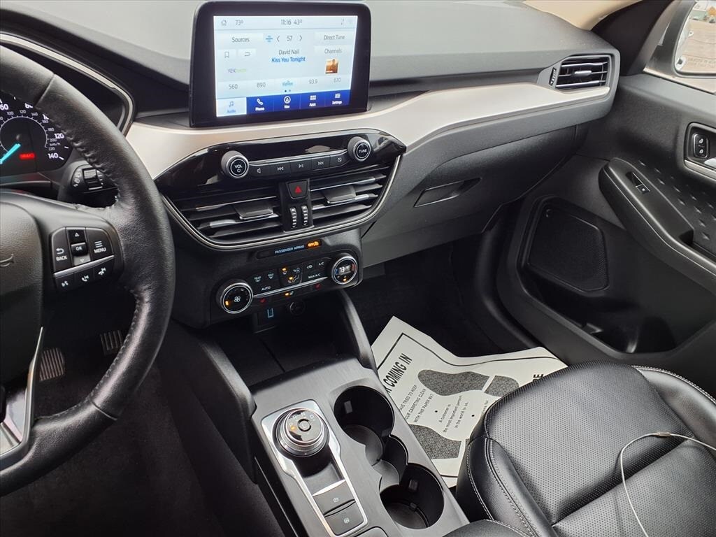 2020 Ford Escape SEL photo 3