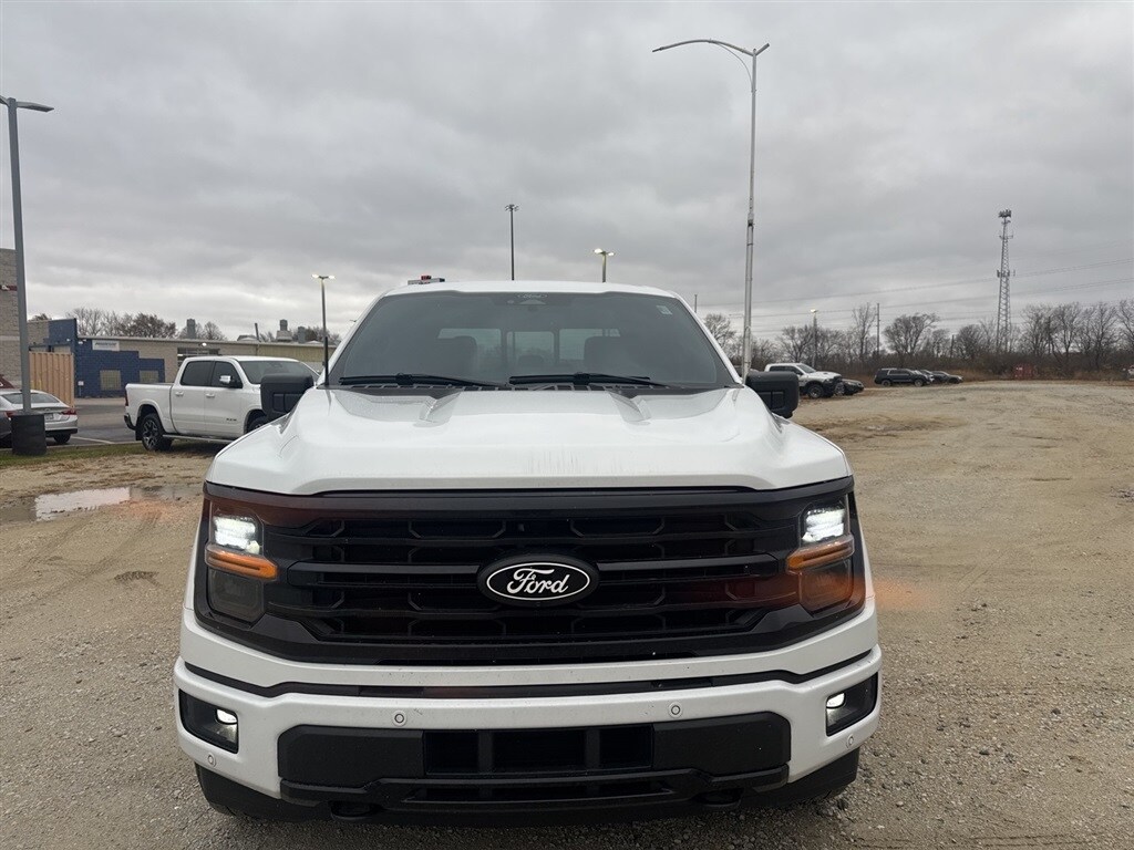 2024 Ford F-150 XLT photo 2