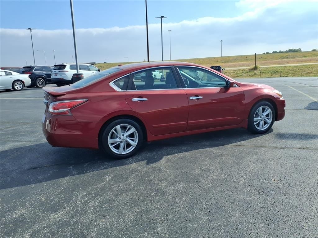 Used 2015 Nissan Altima 2.5 SV Sedan