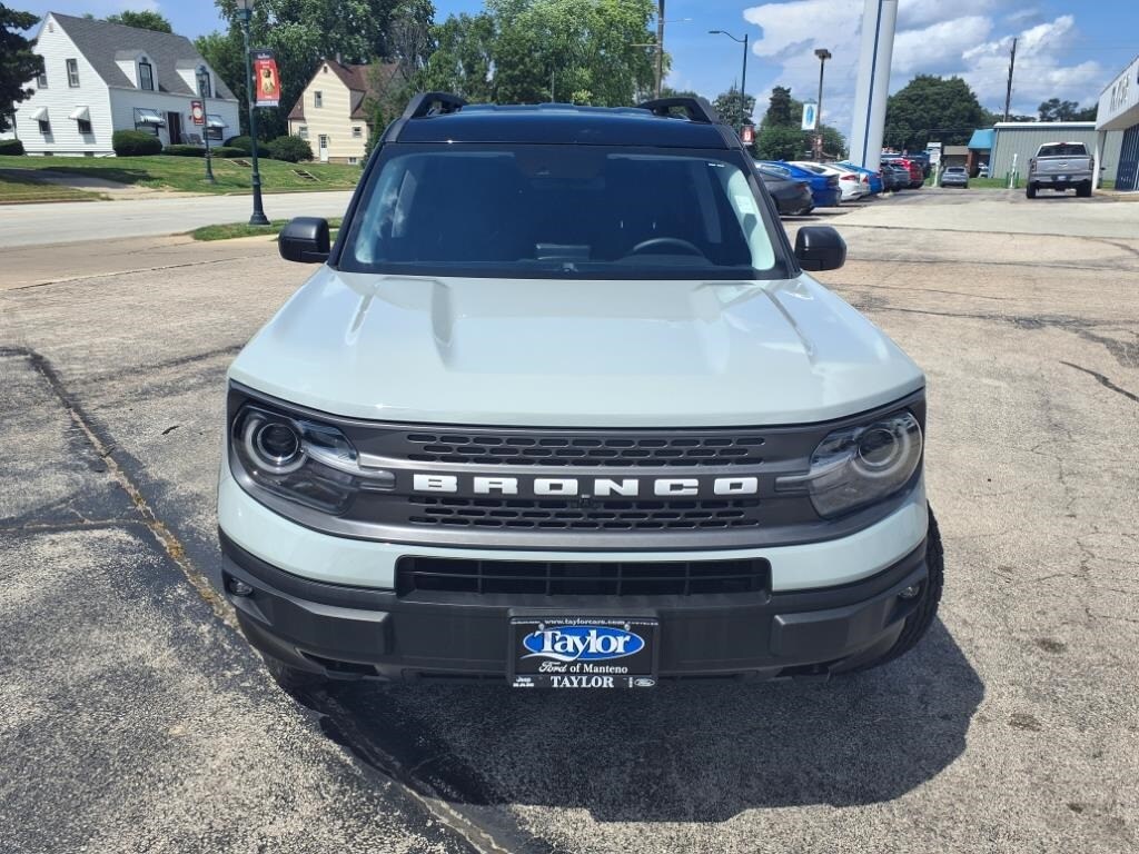 2021 Ford Bronco Sport Badlands photo 2