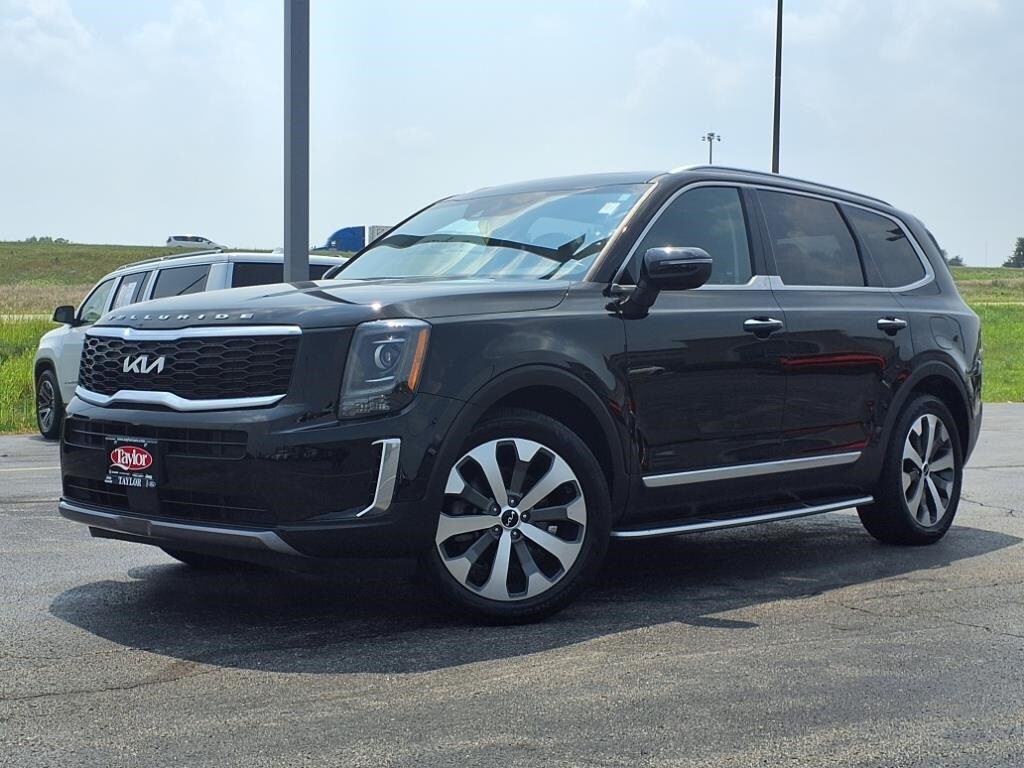 2022 Kia Telluride S photo 3