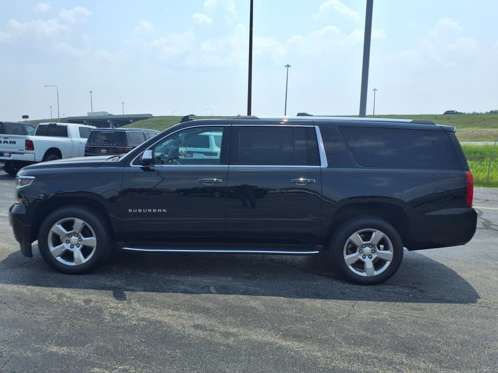 2020 Chevrolet Suburban Premier photo 4