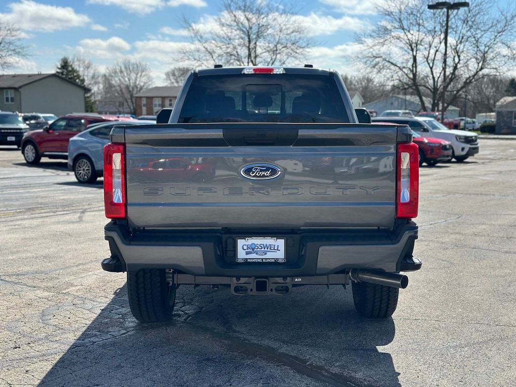 2026 Ford F-350 photo 3