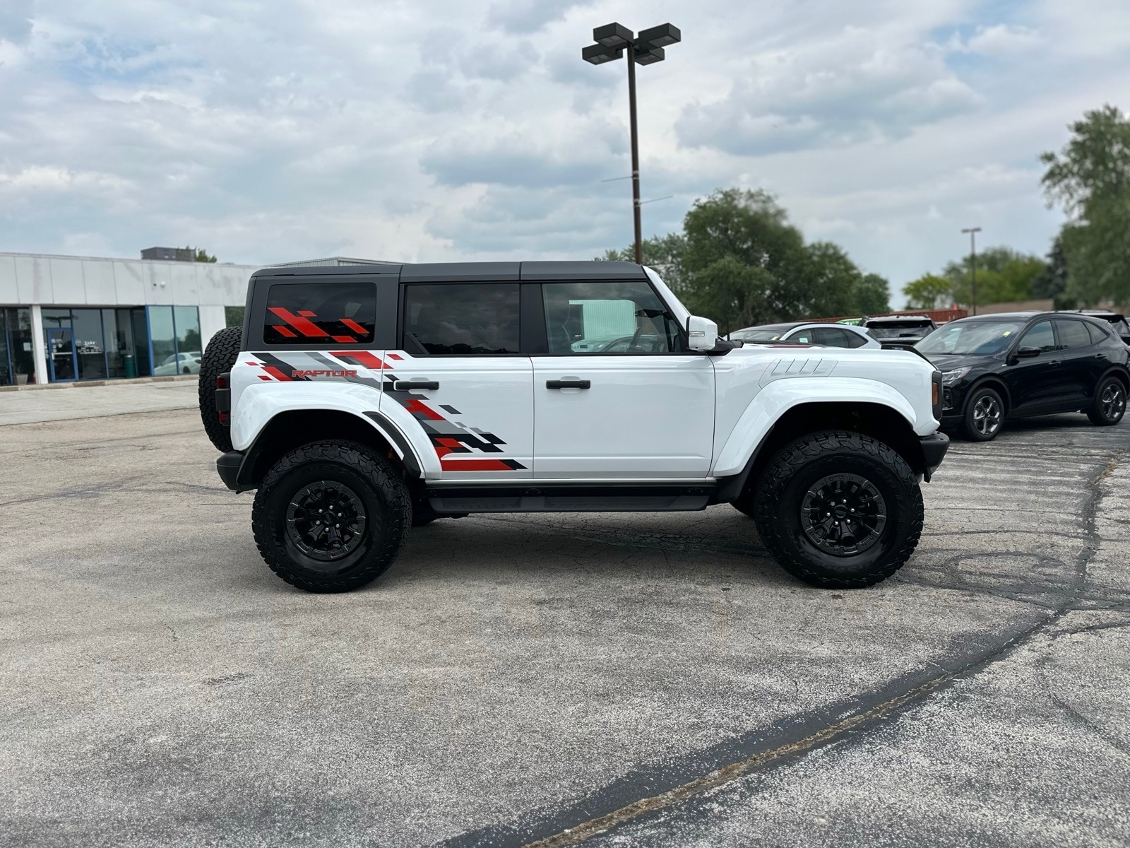 Used 2024 Ford Bronco 4-Door Raptor with VIN 1FMEE0RR0RLA17736 for sale in Manteno, IL