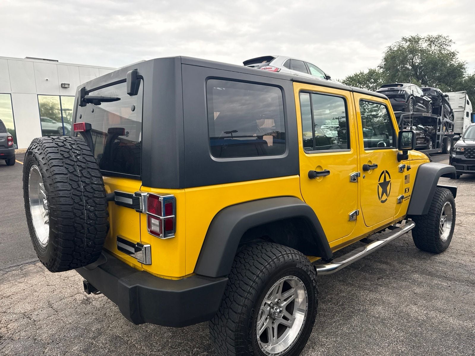 Used 2008 Jeep Wrangler Unlimited X with VIN 1J4GA39198L590521 for sale in Manteno, IL