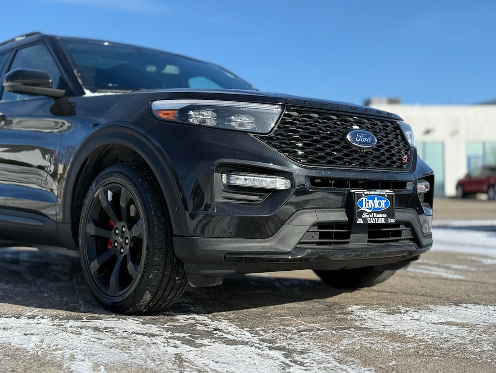 2020 Ford Explorer ST photo 2