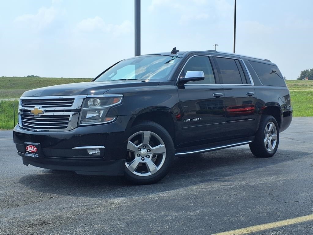 2020 Chevrolet Suburban Premier photo 3